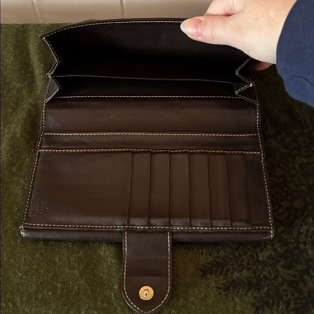 Vintage Gucci Heart Wallet - Picture 8 of 15